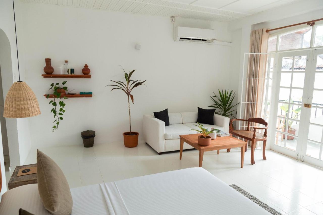 Srilax Bed & Breakfast *